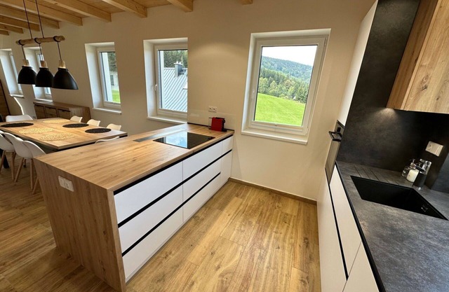 Beautiful apartment for 8 people with WIFI, TV, terrace and parking