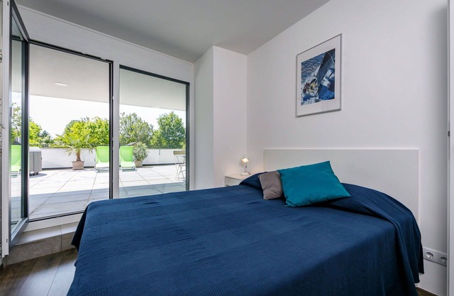 Beautiful apartment for 6 people with A/C, pool, WIFI, TV, terrace and pets allowed