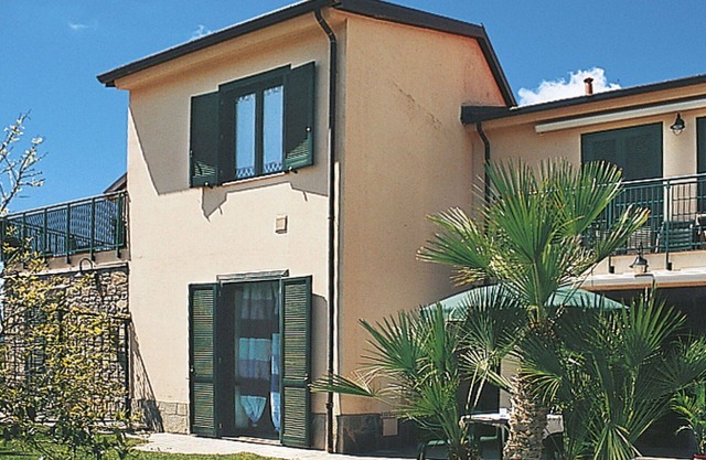 Beautiful apartment for 6 guests with WIFI, pool, TV, terrace and pets allowed