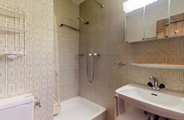 Beautiful apartment for 5 guests with WIFI, pool, TV and balcony