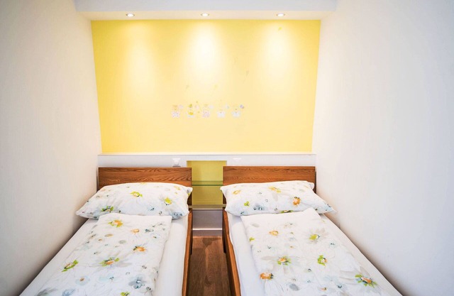 Beautiful apartment for 5 people with WIFI, TV and balcony