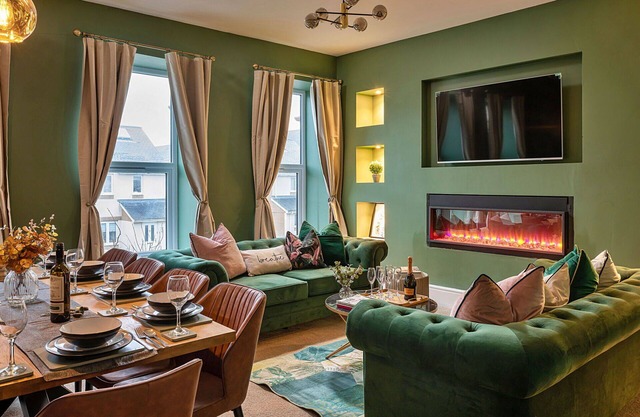 Beautiful apartment for 11 guests with WIFI, hot tub, terrace, pets allowed and parking