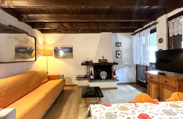 Beautiful apartment for 6 people with WIFI, TV, balcony and parking