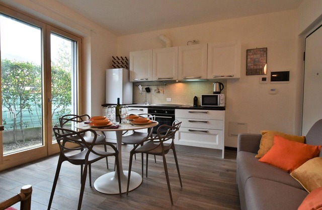Beautiful apartment for 4 guests with WIFI, A/C, TV and pets allowed