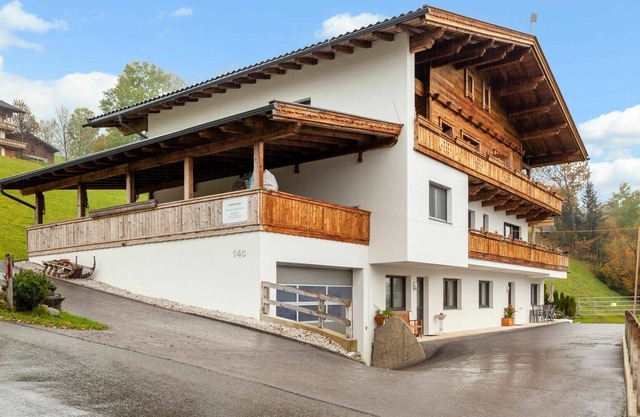 Beautiful apartment for 4 people with WIFI, TV, terrace, panoramic view and parking