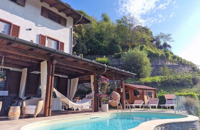 Beautiful apartment for 5 guests with WIFI, pool, TV, terrace and parking