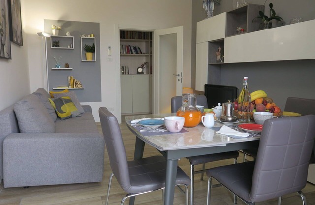 Beautiful apartment for 4 guests with WIFI, A/C, TV and balcony