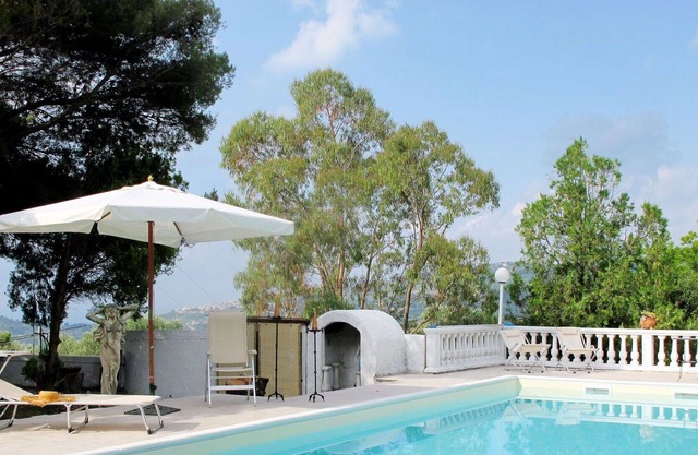 Beautiful apartment for 6 people with WIFI, pool, TV, patio, panoramic view and parking