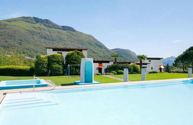Beautiful apartment for 5 people with WIFI, pool, TV, patio, pets allowed and panoramic view