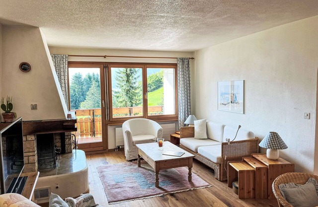 Beautiful apartment for 4 people with pool, WIFI, TV, balcony, pets allowed and panoramic view