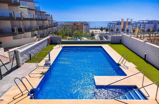 Beautiful apartment for 4 people with A/C, WIFI, pool, TV and patio