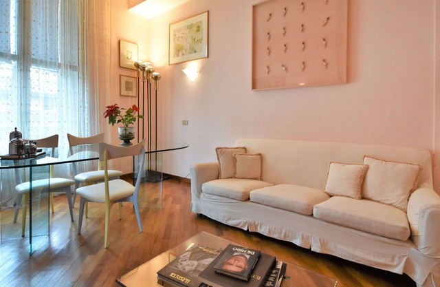 Beautiful apartment for 2 people with WIFI, A/C, TV, balcony and parking