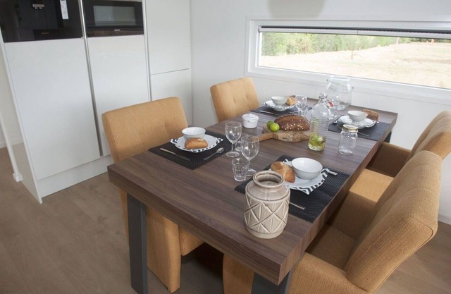 Beautiful apartment in villa for 4 people with WIFI, pool, A/C, TV, terrace and parking