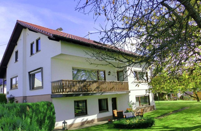 Beautiful Apartment in Winnen near Forest and Town Centre