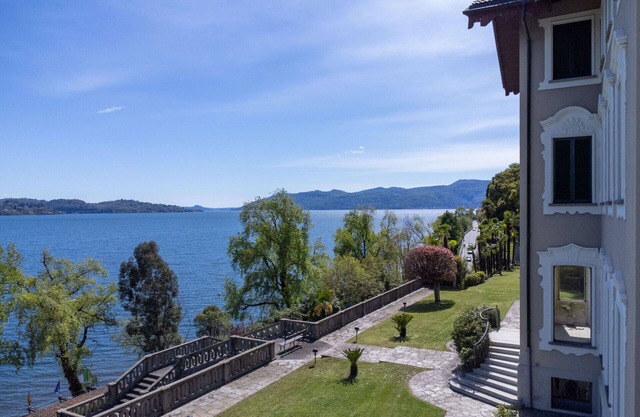 Beautiful apartment in villa for 4 guests with WIFI, TV and parking