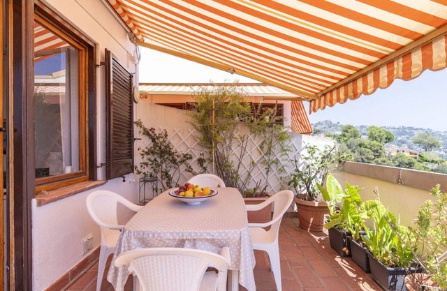 Beautiful apartment for 4 people with WIFI, pool, A/C, terrace, pets allowed and parking