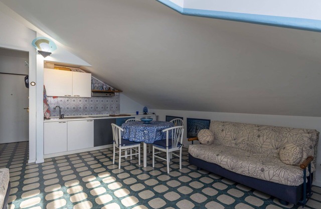 Beautiful apartment for 3 guests with WIFI, A/C