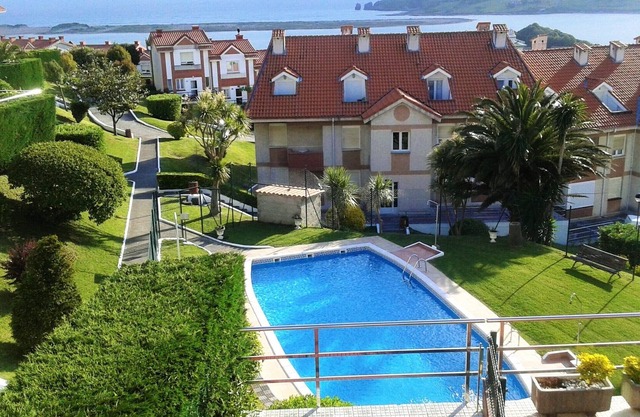 Beautiful apartment next to the golf course and the beach, with pool