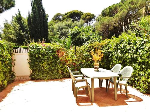 Beautiful Apartment, Swimming Pool and Beach 1