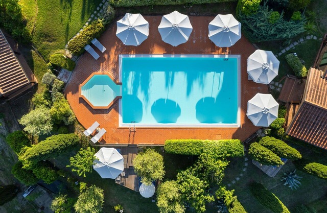Beautiful apartment with WIFI, pool, A/C, TV, terrace and panoramic view, close to San Gimignano