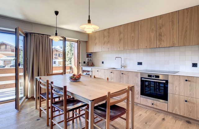 Beautiful apartment with a view of the mountains, completely renovated in autumn 2022. The living ro