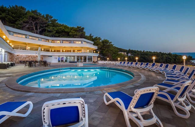 Beautiful Apartments in Jelsa, with pool