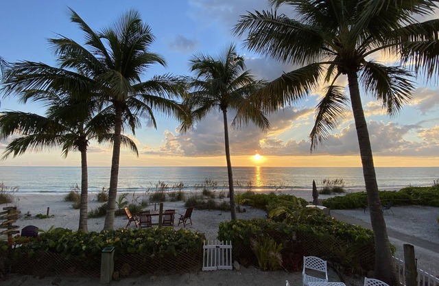 Beautiful Beach Front Cottage on the Gulf of Mexico