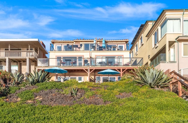 Beautiful beachfront condo with deck