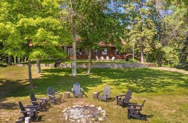 Beautiful Cabin on Horseshoe Lake