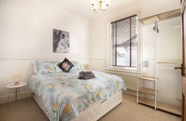 Beautiful Central Exeter Apartment 1A
