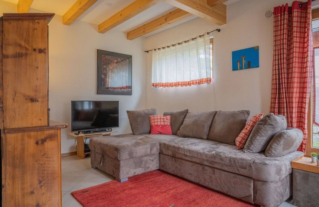 Beautiful private villa for 4 people with WIFI, TV, terrace and parking