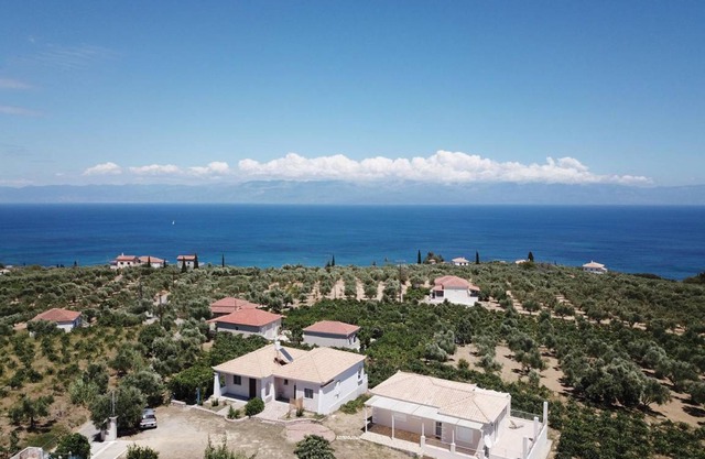 Beautiful, cheap holiday house in the country with terrace Messenia, Peloponnese
