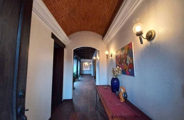 Beautiful colonial style house Aranjuez just 5 blocks from downtown Antigua G.