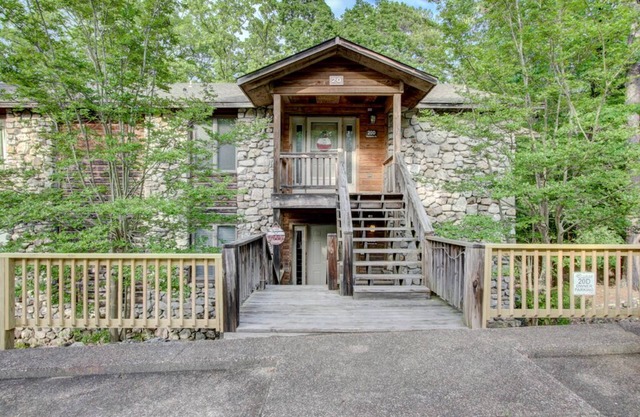 Beautiful Condo in Mountain Harbor/Lake Ouachita
