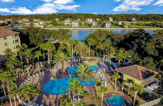 Beautiful Condo in Tidelands Gated Community