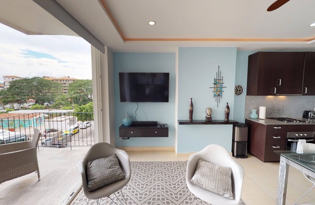Beautiful condo one block to the beach! 1BD Condo for rent in Old Town, Puerto v