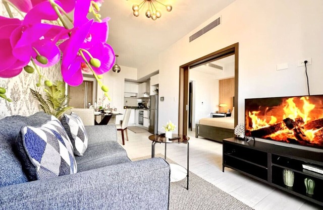 Beautiful Condo, Rooftop Pool