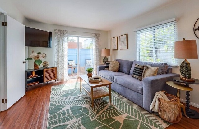 Beautiful cottage by the bay in Mission Beach