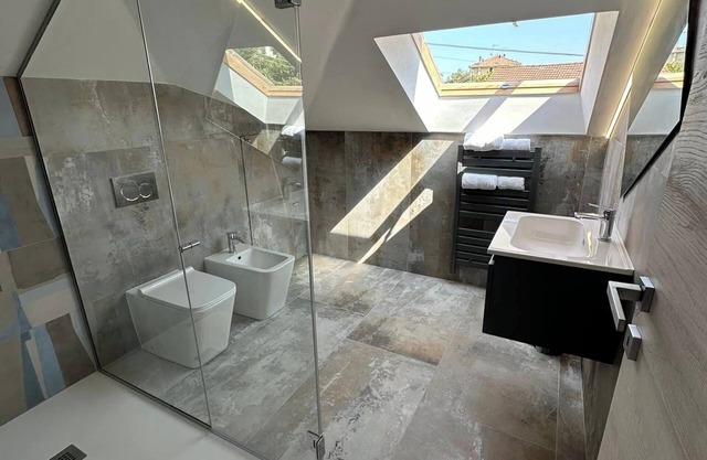 Beautiful design apartment surrounded by greenery 1km from the center