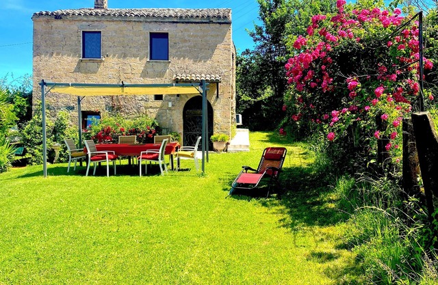 BEAUTIFUL DIMORA CIVITA OF BAGNOREGIO -3 bedrooms 2 bathrooms-family-garden-whole house
