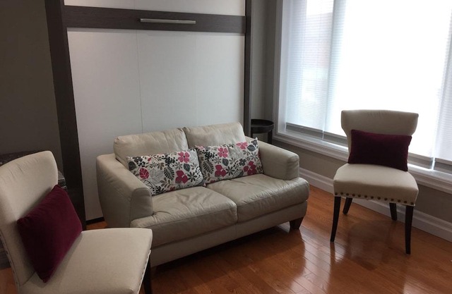 Beautiful Downtown Toronto Suite - Heart of Queen West-Entire 2nd Floor-Monthly