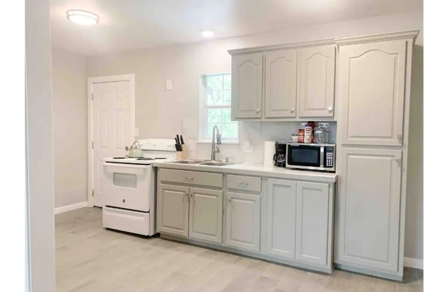 Beautiful Duplex Home , close to all attraction n town .