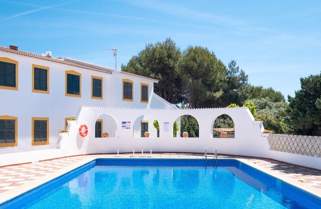 Beautiful Apartment with Wi-Fi, Terrace and Pool Area