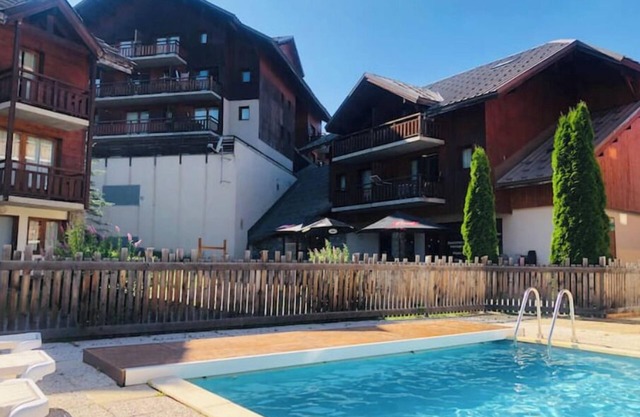 Beautiful family apartment at 1800m residence with swimming pool