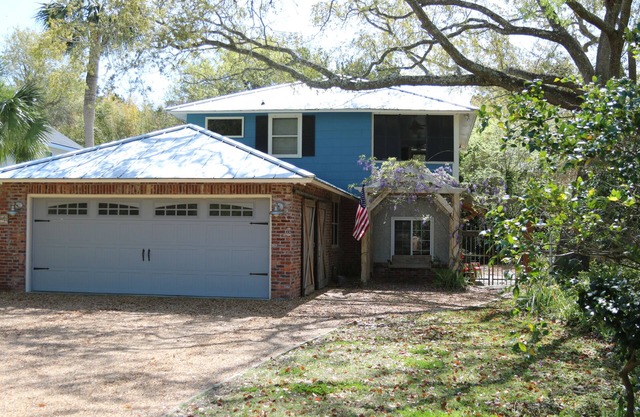 Beautiful, Family/Pet-Friendly, East Beach Cottage
