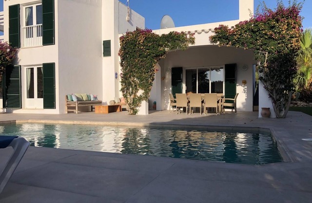 Beautiful Family Villa with Private Pool and Garden near to Binibeca Beach