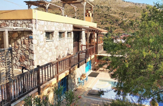 Beautiful, family villa with gorgeous garden. Scenic views of the sea and hills.