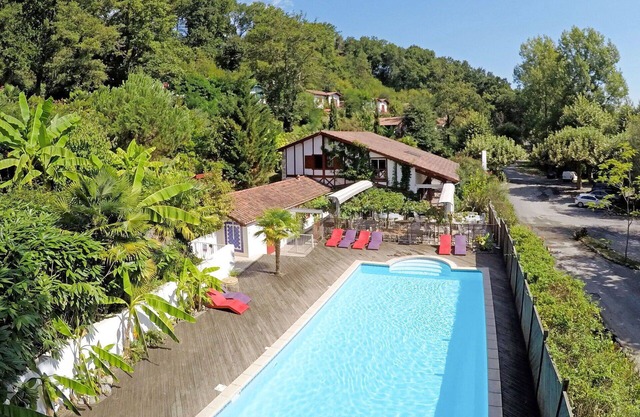 Beautiful apartment for 4 people with pool, WIFI, TV, terrace and pets allowed