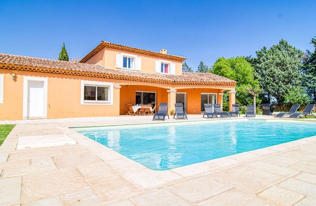 Beautiful private villa for 8 guests with private pool, A/C, WIFI, TV and terrace