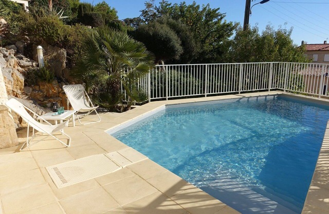 Beautiful private villa for 6 people with A/C, private pool, WIFI, TV, terrace and parking